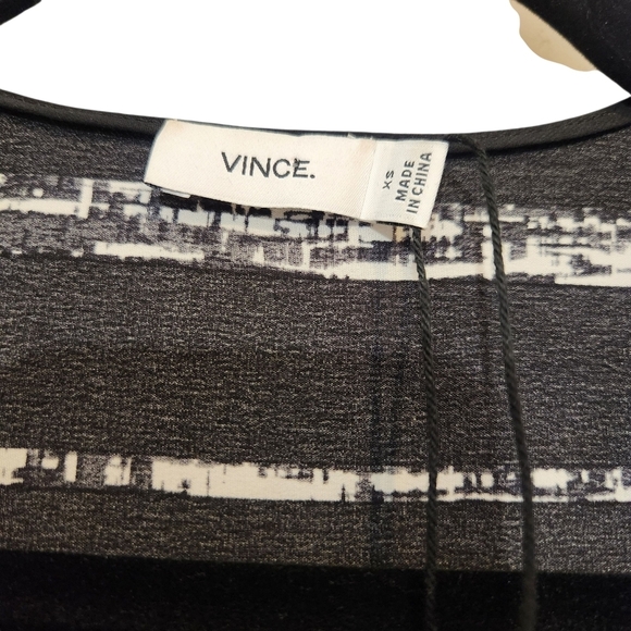 NWOT VINCE TOP WOMEN'S BLACK STRIPED SILK SLEEVELESS BOXY POPOVER BLOUSE SZ XS - Picture 6 of 7